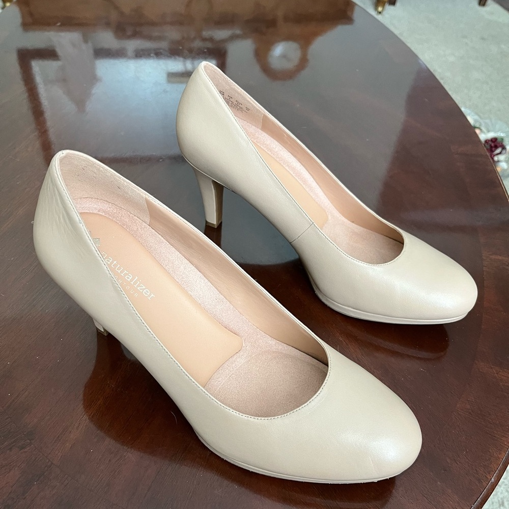 Michelle Pumps by Naturalizer